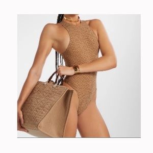 💯 AUTHENTIC Skims fendi bodysuit
PROOF ATTACHED
Size M worn once